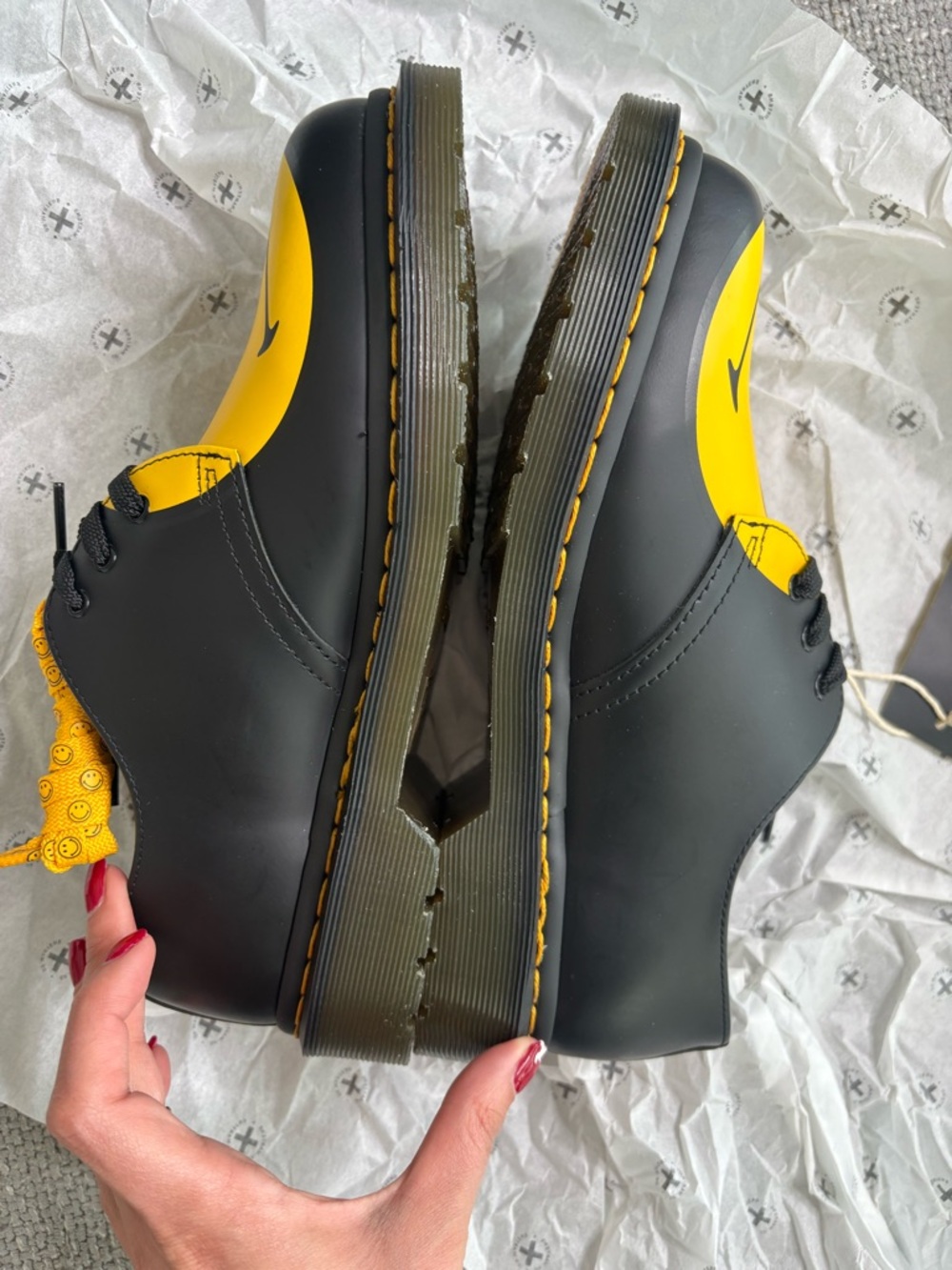 Dr Martens x Smiley 1461 Derby Black Leather Limited Edition Size 8 - Picture 12 of 16
